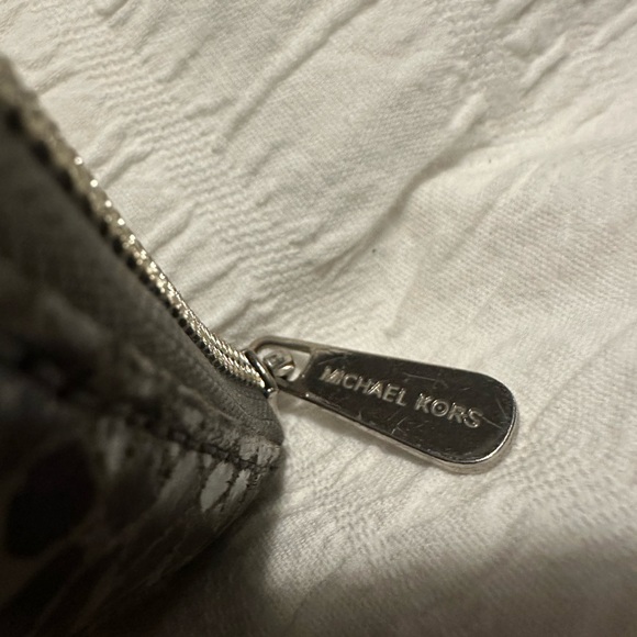 Michael Kors Wallet - Picture 2 of 10